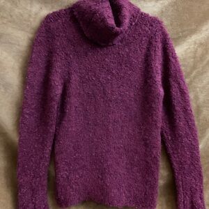 Cashmere turtleneck sweater 
Size Medium